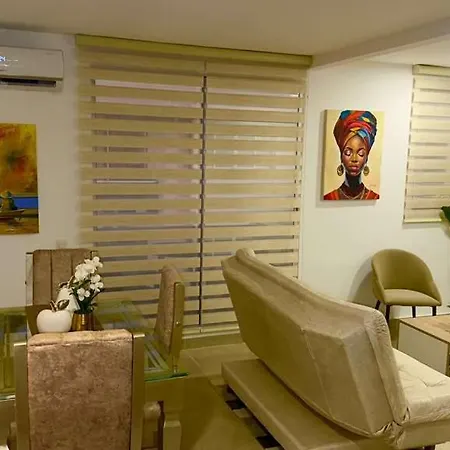 Apartamento Modern Coastal Retreat Near The