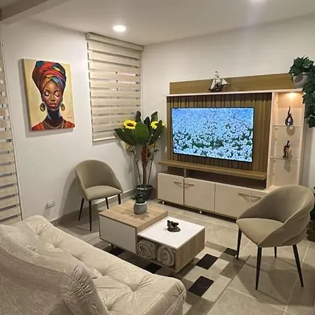 Apartamento Modern Coastal Retreat Near The